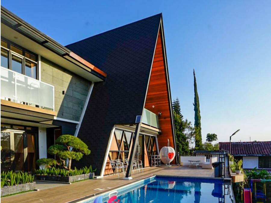 VIla Istana Bunga The Triangel House